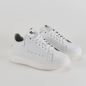 B68 Iconic White