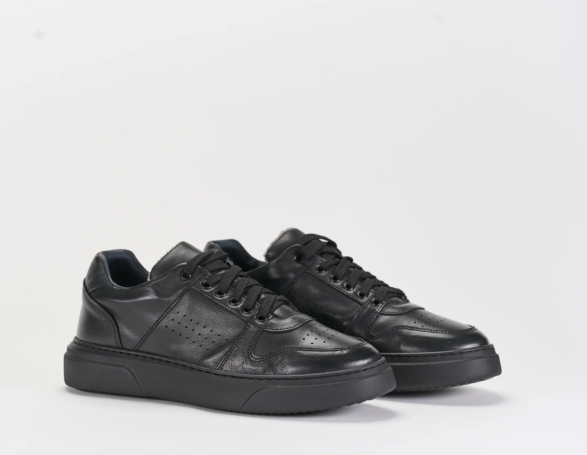 B68 Materia Black