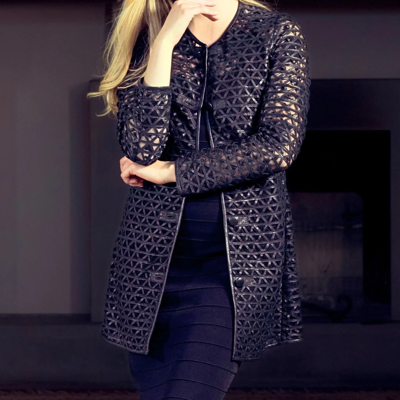 Giacca in pelle intrecciata da donna colore nero fatta a mano - immagine 3