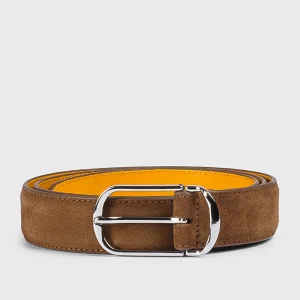 Cintura in suede marrone "cannella" con fibbia arrotondata