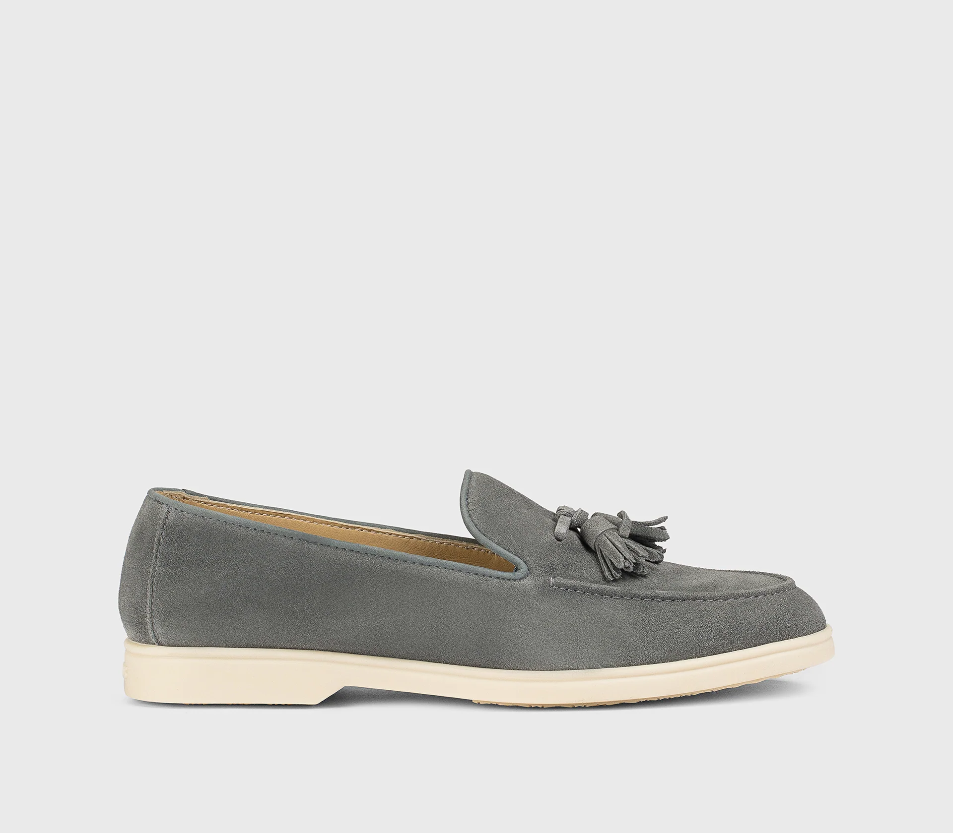 DD8896JOANUY229GN46 - Mocassino con nappine in suede grigio "storm" - immagine 2