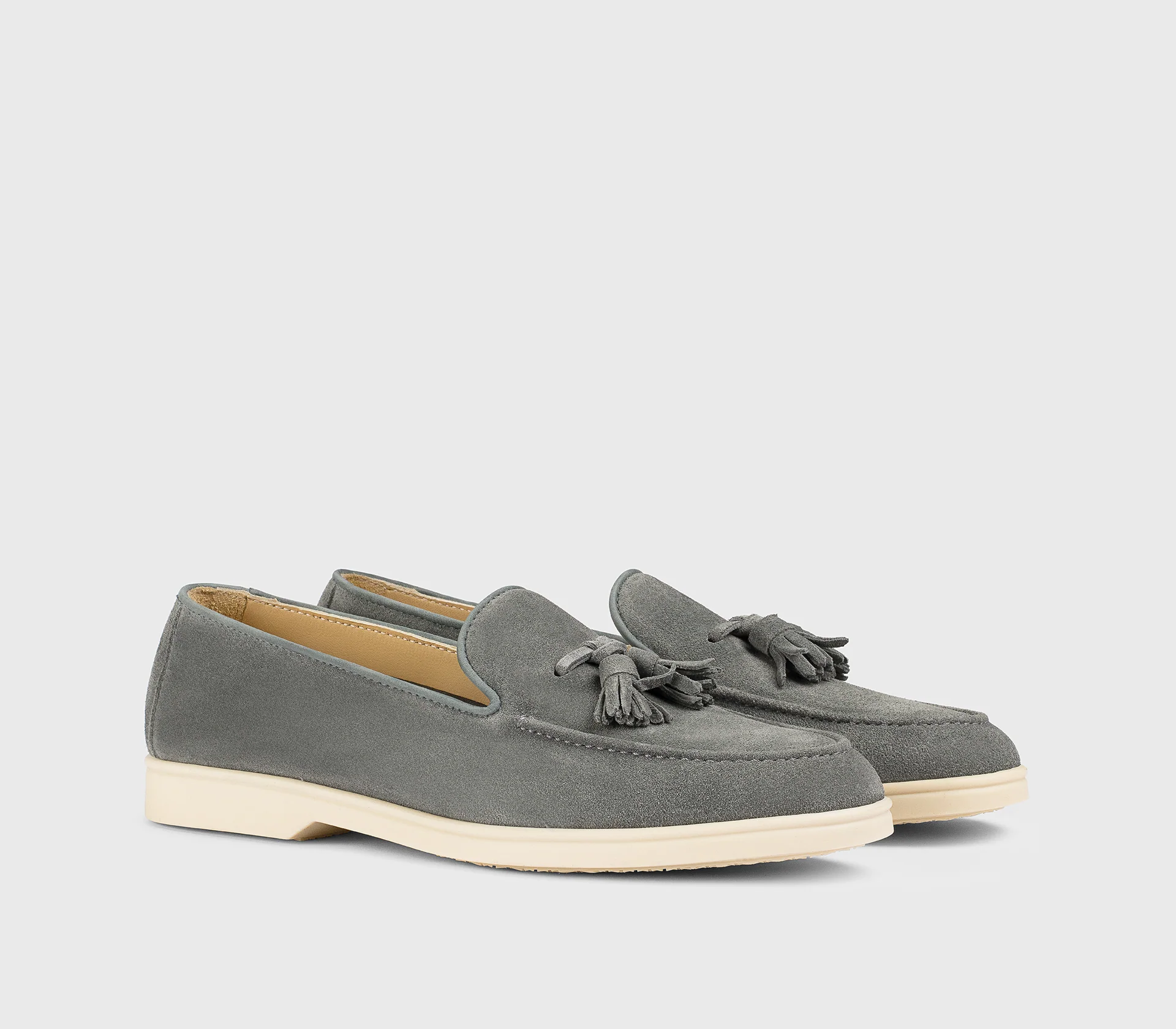 DD8896JOANUY229GN46 - Mocassino con nappine in suede grigio "storm" - immagine 4