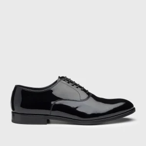 DU2630RENNUF018NN00 - Stringate in vernice nera