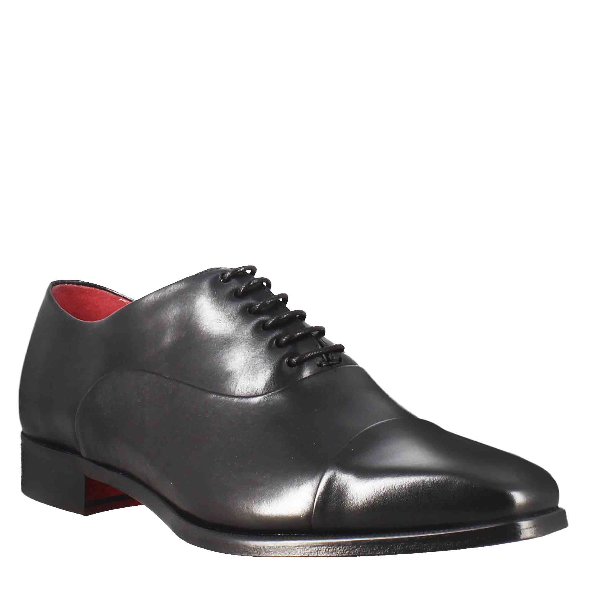 Scarpe francesine con puntale in pelle color nero - immagine 2