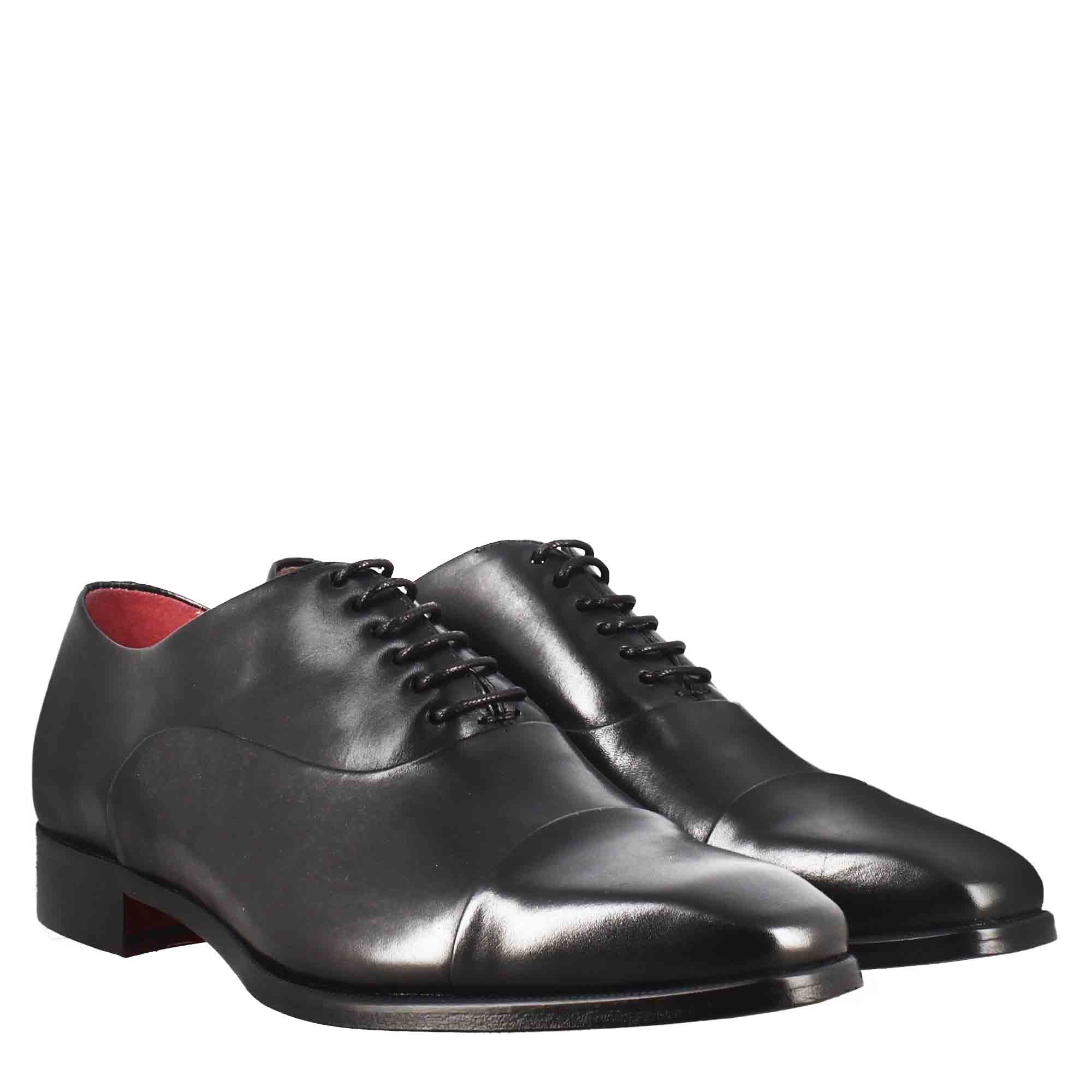 Scarpe francesine con puntale in pelle color nero - immagine 8