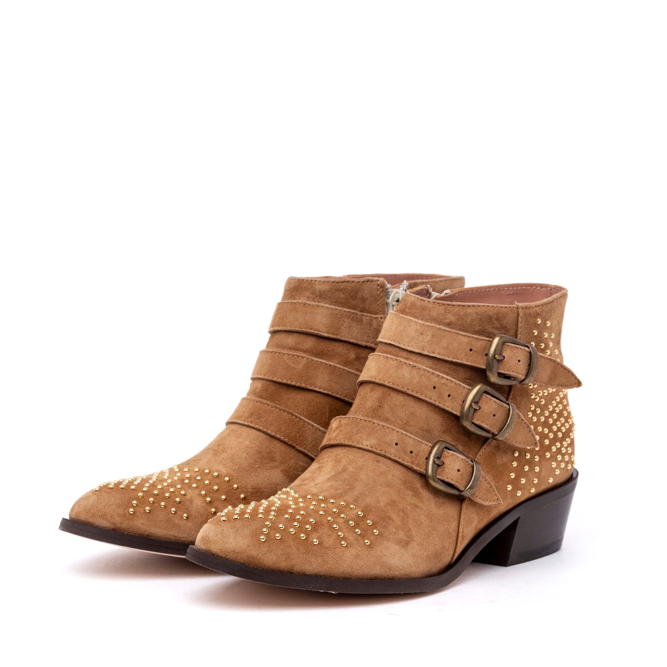 Stivaletto in pelle scamosciata con borchie. - immagine 4