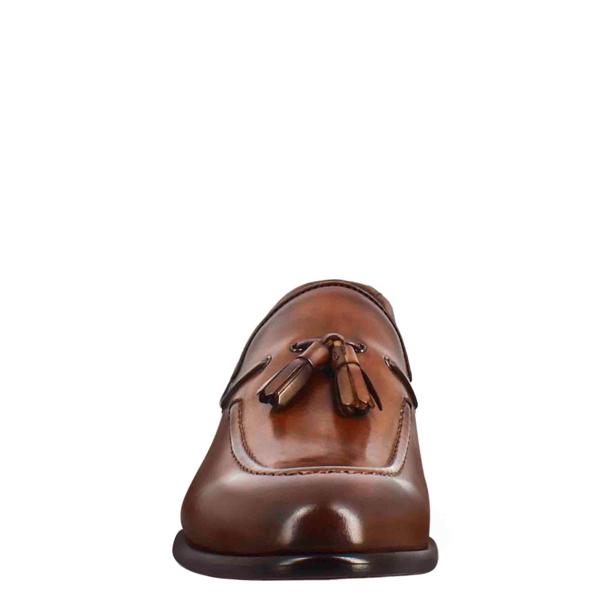 Mocassino con nappine da uomo in pelle colore marrone chiaro - immagine 4