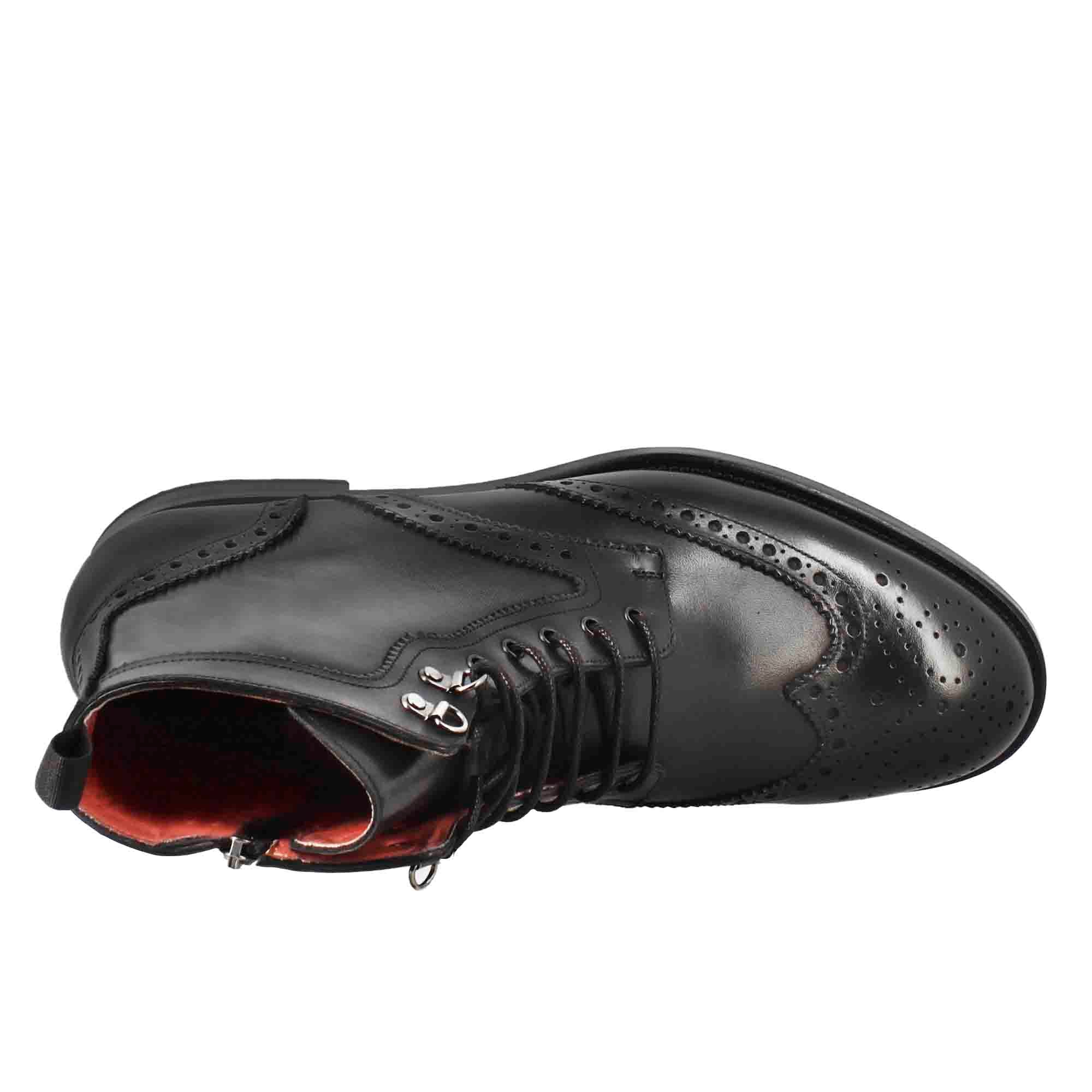 Stivaletto anfibio alto con lavorazione brogue da uomo in pelle colore nero - immagine 6