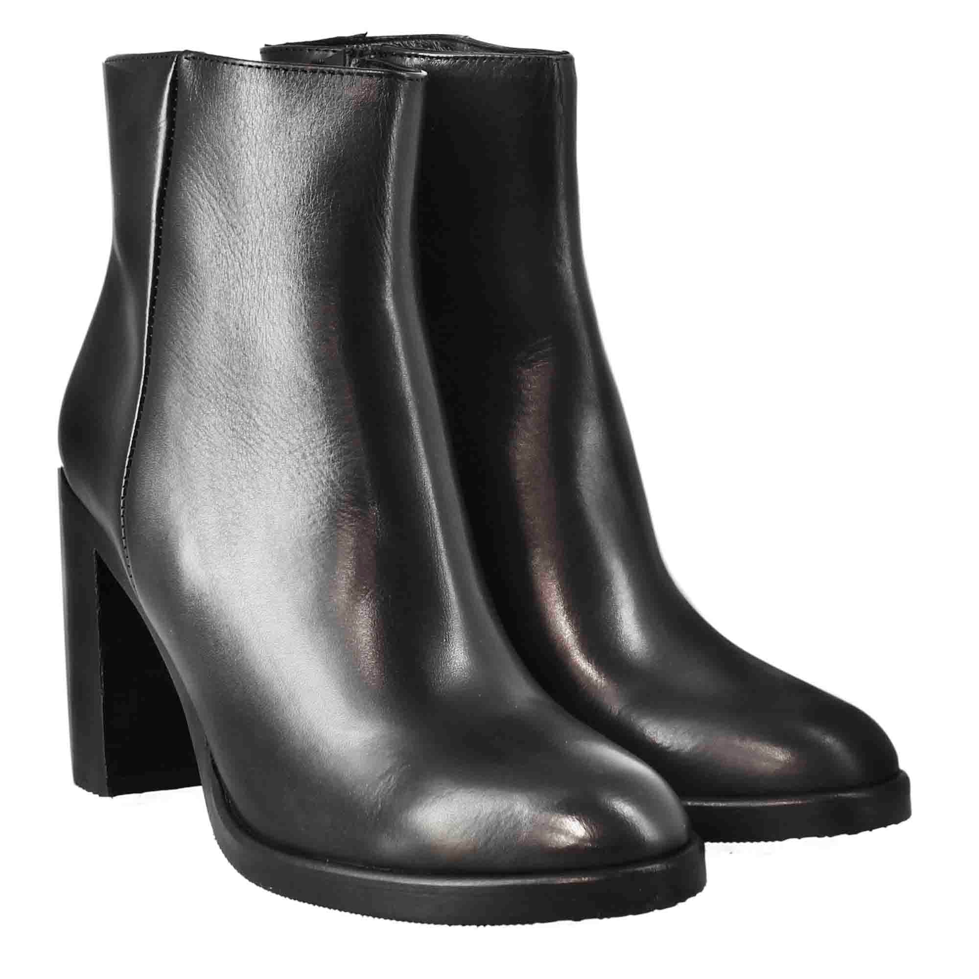 Stivaletto da donna liscio con tacco alto in pelle colore nero - immagine 8