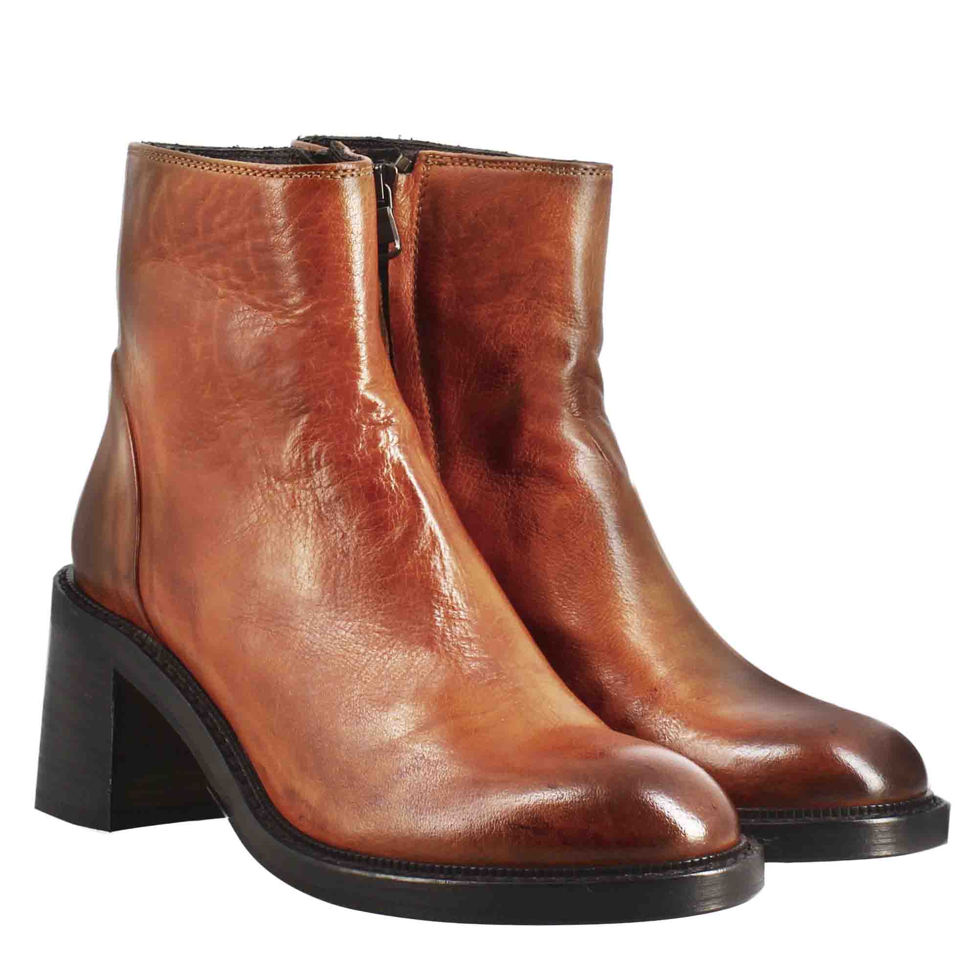 Stivaletto diver basso da donna con tacco in pelle lavata colore cuoio scuro - immagine 8