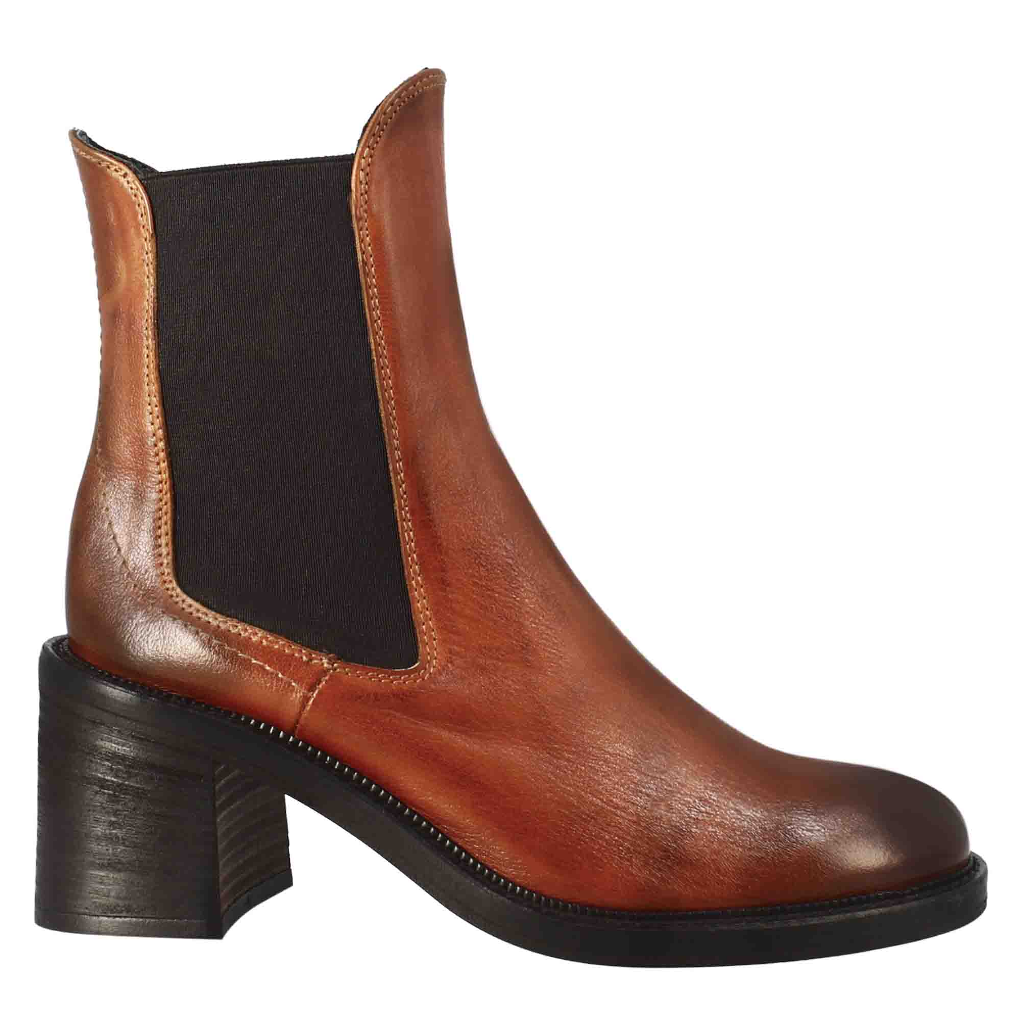 Stivaletto diver chelsea da donna con tacco in pelle lavata colore cuoio - immagine 4