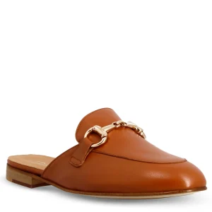 Sabot color marrone con fibbia dorata e fondo in cuoio