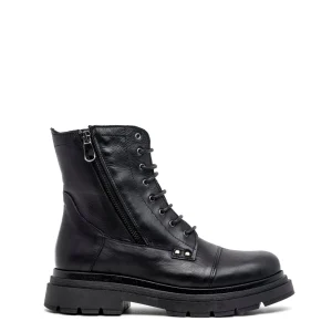 Stivaletto anfibio in vitello nero con cerniere.