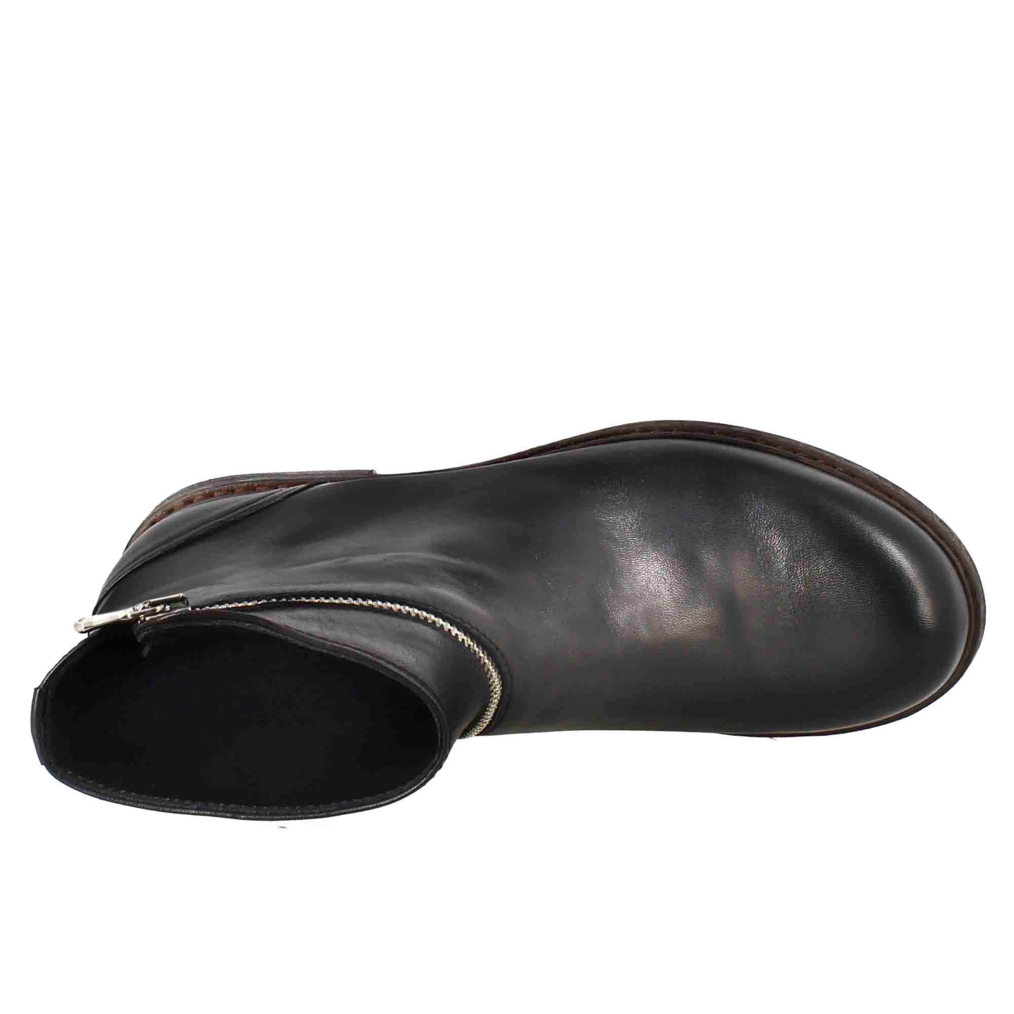 Stivaletto paupa da donna in pelle lavata colore nero con zip diagonale - immagine 6