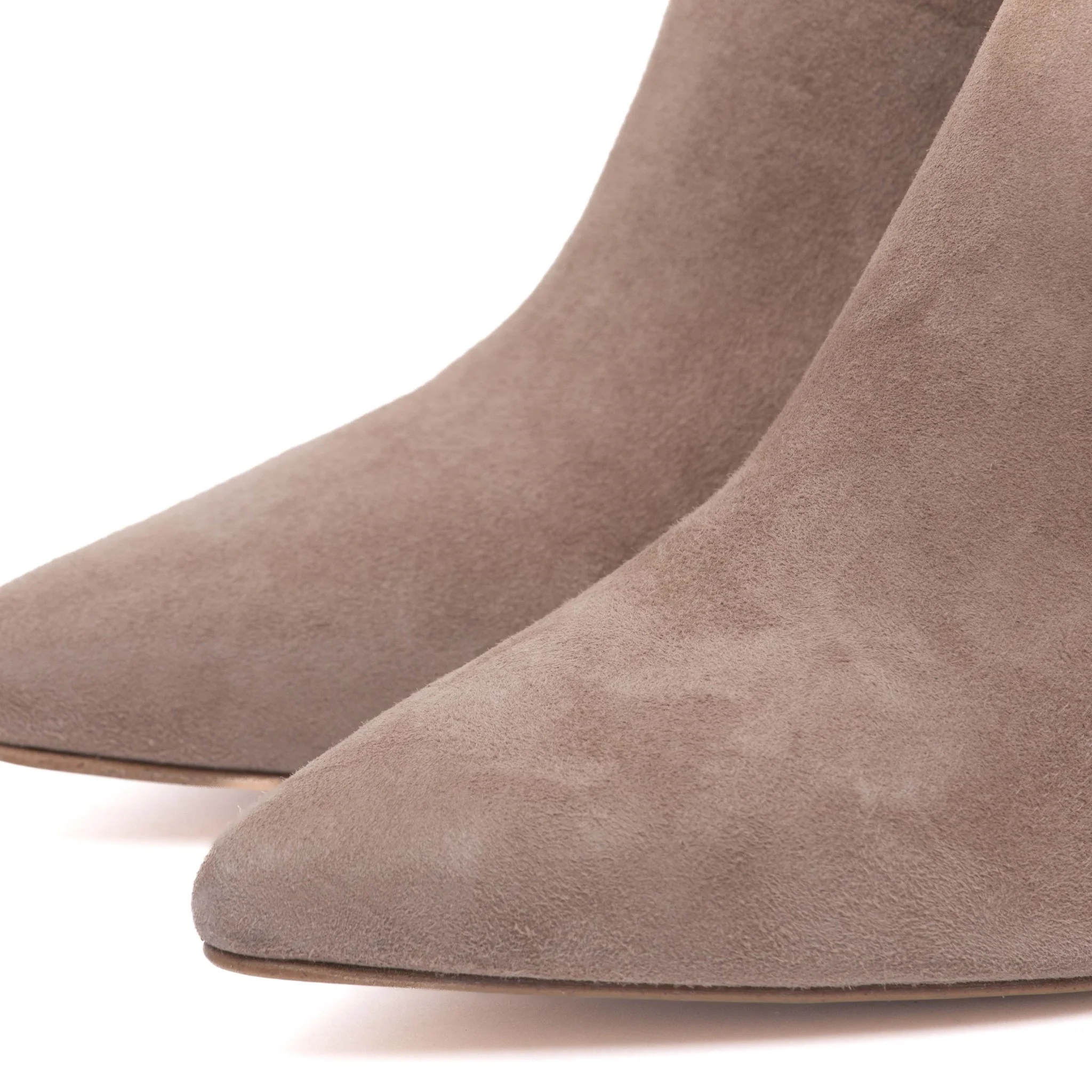 Stivaletto in pelle scamosciata rosa antico. - immagine 4
