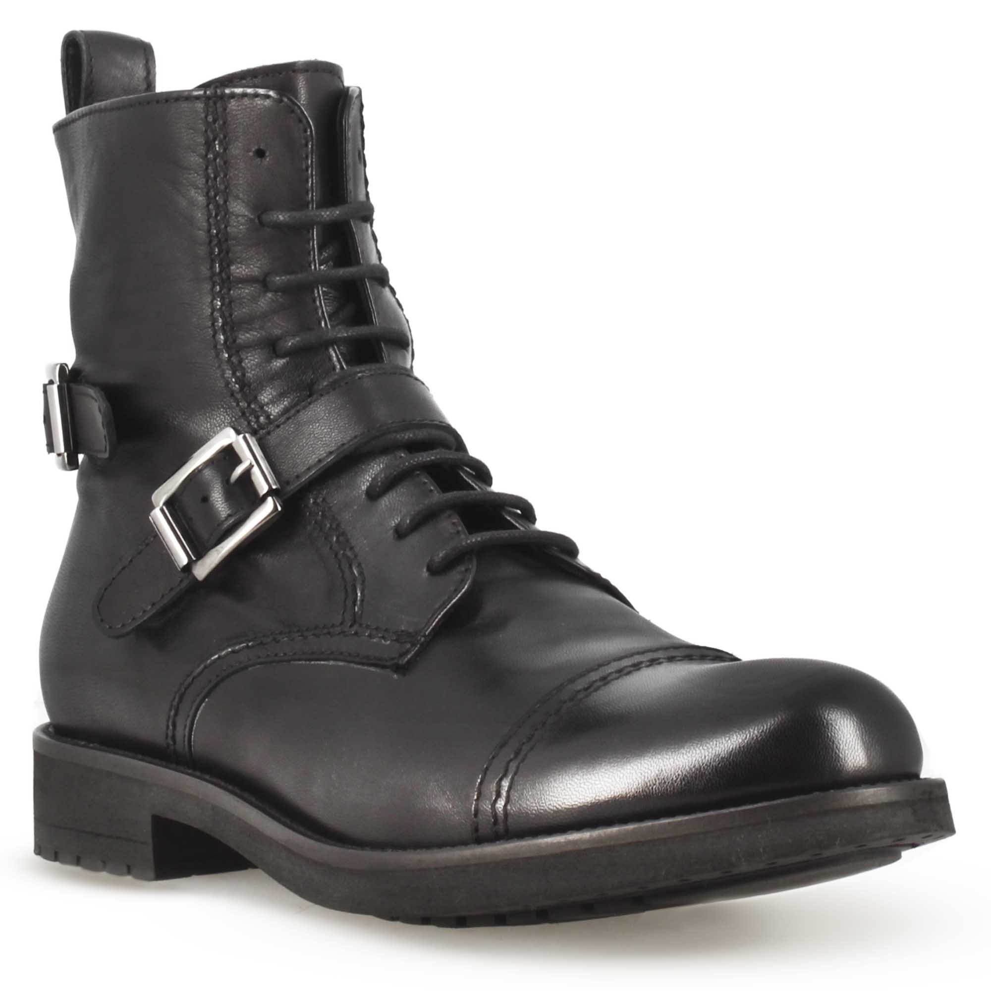 Anfibio da uomo in pelle colore nero e suola in gomma